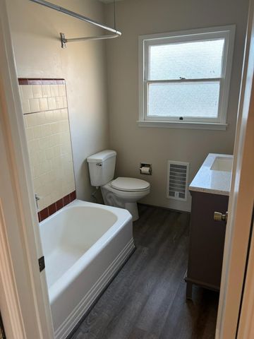 2105 Glendale Ave, Modesto, CA 95354