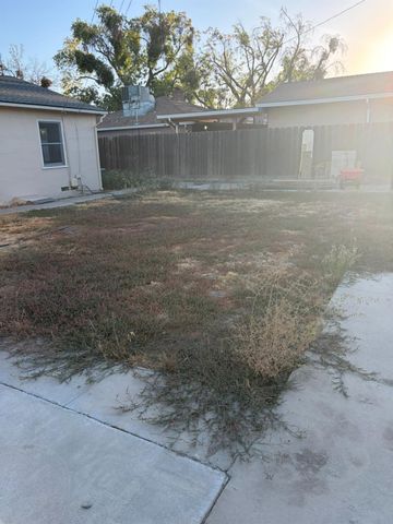 2105 Glendale Ave, Modesto, CA 95354