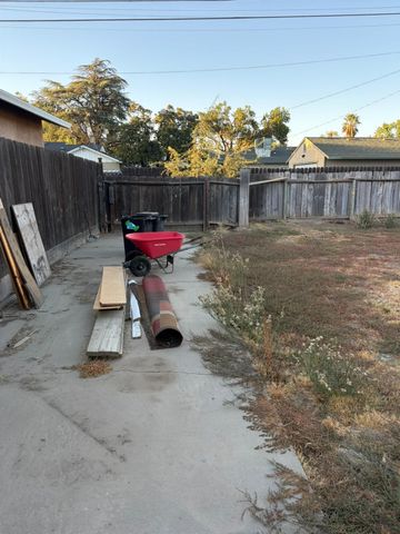 2105 Glendale Ave, Modesto, CA 95354