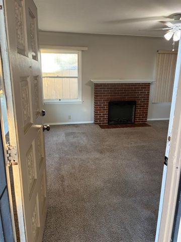 2105 Glendale Ave, Modesto, CA 95354