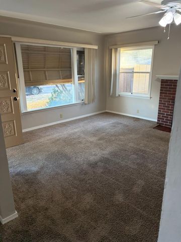 2105 Glendale Ave, Modesto, CA 95354