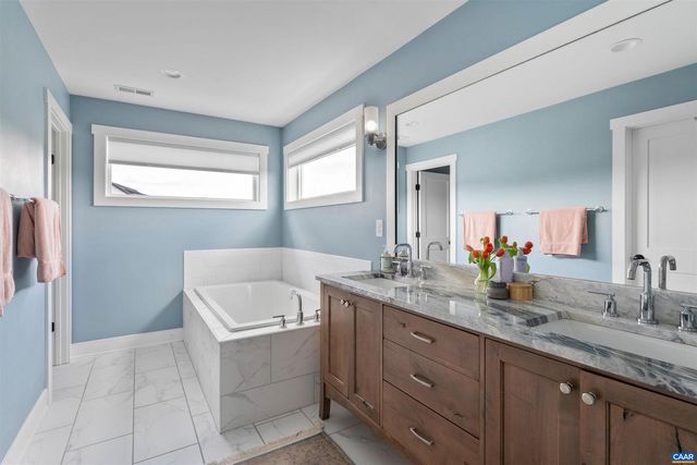 3090 GLEN VALLEY DR, Crozet, VA 22932