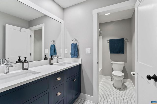 3090 GLEN VALLEY DR, Crozet, VA 22932