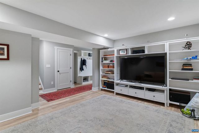 3090 GLEN VALLEY DR, Crozet, VA 22932