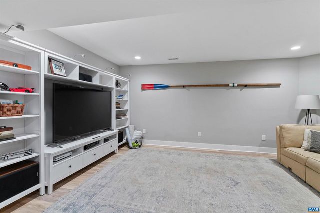 3090 GLEN VALLEY DR, Crozet, VA 22932