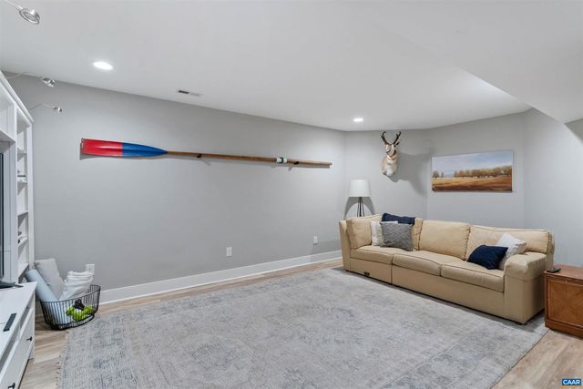 3090 GLEN VALLEY DR, Crozet, VA 22932