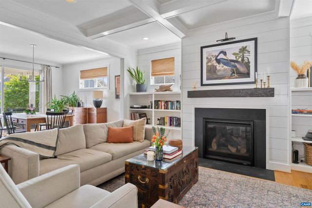 3090 GLEN VALLEY DR, Crozet, VA 22932