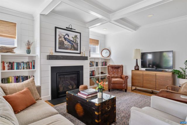 3090 GLEN VALLEY DR, Crozet, VA 22932