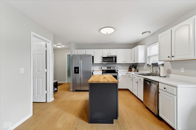1810 Salina Drive, Avon, IN 46123