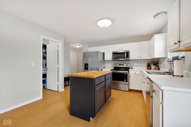 1810 Salina Drive, Avon, IN 46123