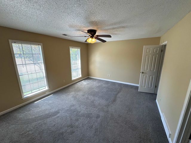 6224 SKYLIGHT DR, Bartlett, TN 38135