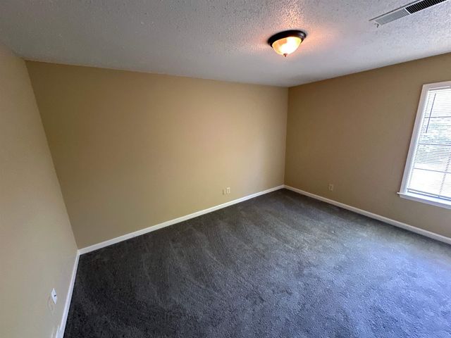 6224 SKYLIGHT DR, Bartlett, TN 38135