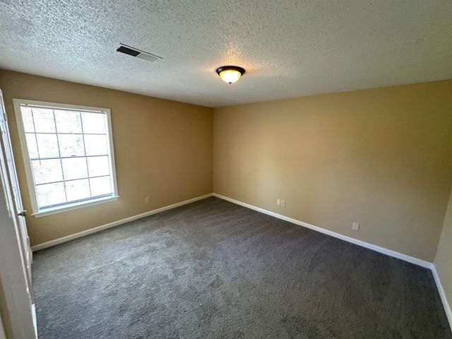 6224 SKYLIGHT DR, Bartlett, TN 38135