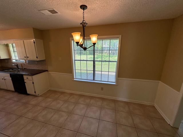 6224 SKYLIGHT DR, Bartlett, TN 38135