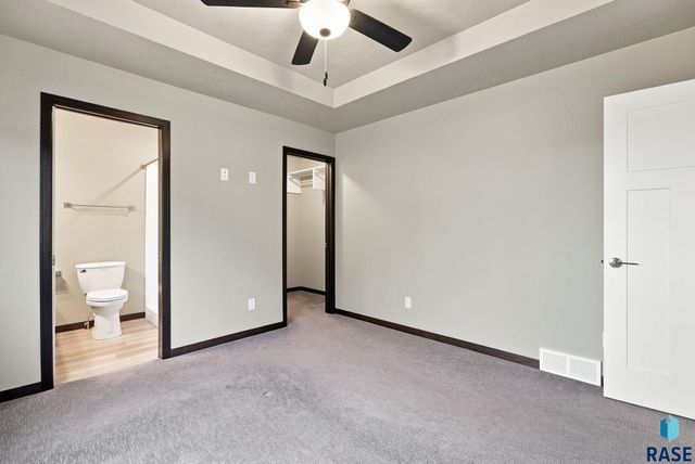 6729 W Viola Ct Court, Sioux Falls, SD 57106