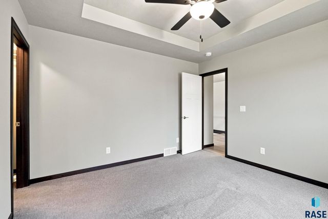 6729 W Viola Ct Court, Sioux Falls, SD 57106