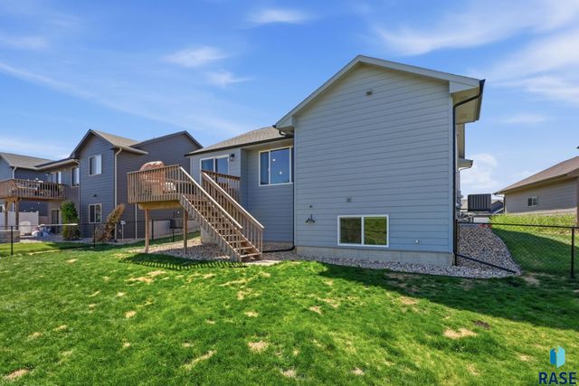6729 W Viola Ct Court, Sioux Falls, SD 57106