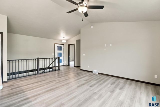 6729 W Viola Ct Court, Sioux Falls, SD 57106