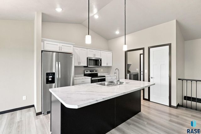 6729 W Viola Ct Court, Sioux Falls, SD 57106