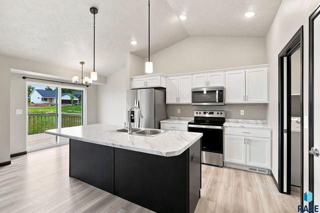 6729 W Viola Ct Court, Sioux Falls, SD 57106