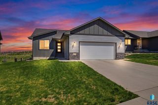 6729 W Viola Ct Court, Sioux Falls, SD 57106