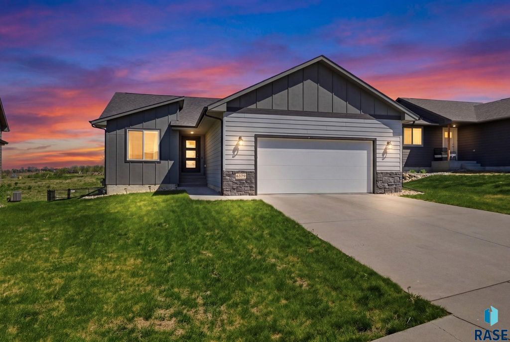 6729 W Viola Ct Court, Sioux Falls, SD 57106