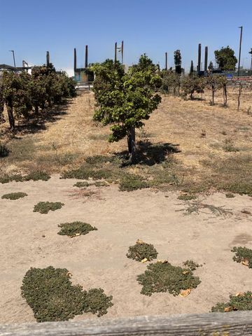 2100 W Main, Turlock, CA 95380