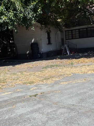 2100 W Main, Turlock, CA 95380