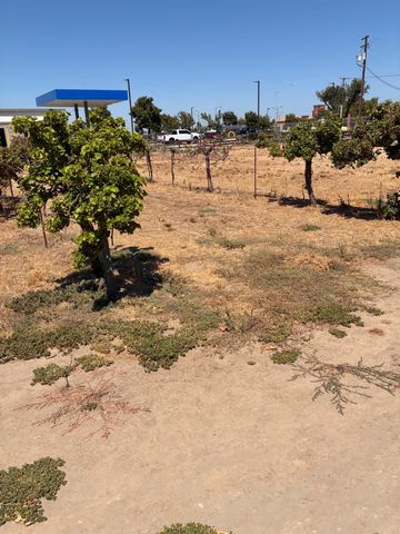 2100 W Main, Turlock, CA 95380