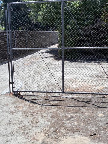 2100 W Main, Turlock, CA 95380