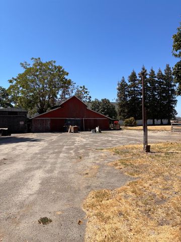 2100 W Main, Turlock, CA 95380