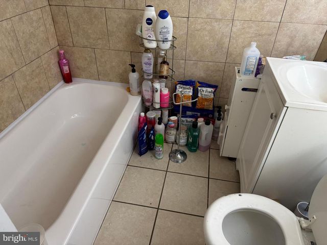 1017 LAWRENCE AVENUE, Darby, PA 19023