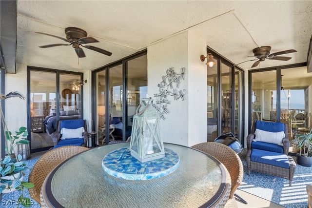 17 Bluebill AVE 1101, Naples, FL 34108