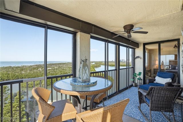 17 Bluebill AVE 1101, Naples, FL 34108