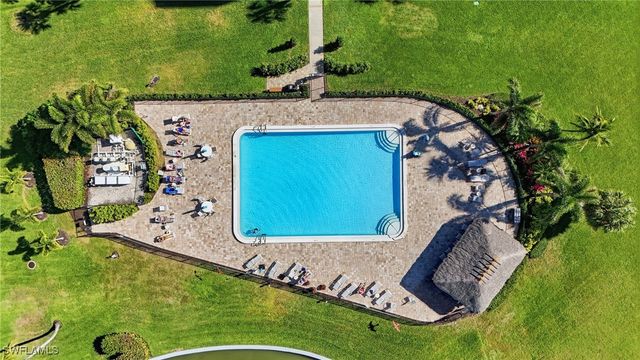 17 Bluebill AVE 1101, Naples, FL 34108