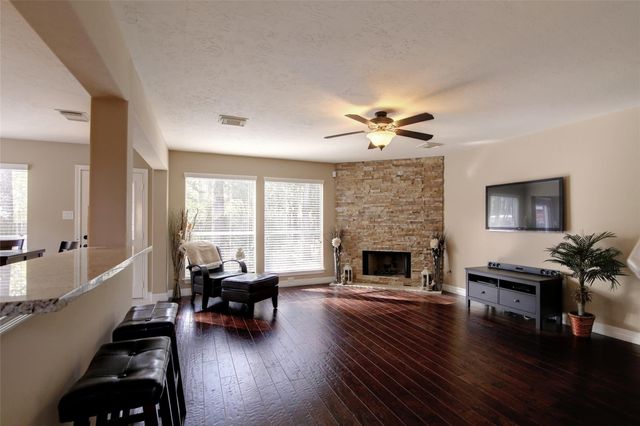 142 Russet Grove Circle, The Woodlands, TX 77384