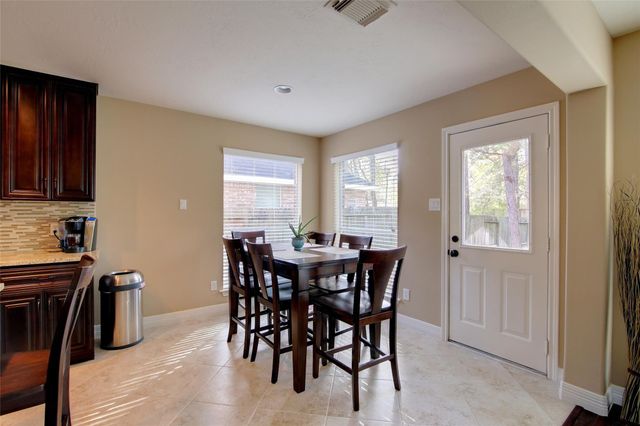 142 Russet Grove Circle, The Woodlands, TX 77384