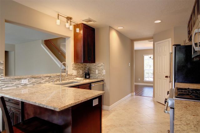 142 Russet Grove Circle, The Woodlands, TX 77384