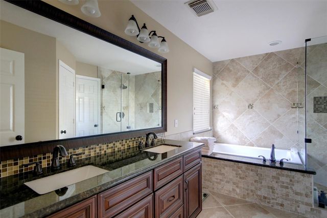 142 Russet Grove Circle, The Woodlands, TX 77384