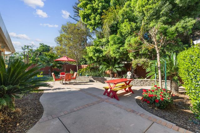 5108 Laurelview Ave, Carmichael, CA 95608