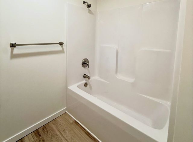 1224 Fountain Dr, Salina, KS 67401