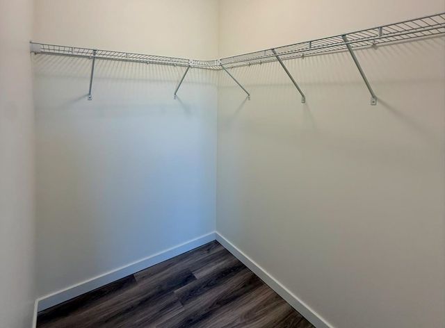 1224 Fountain Dr, Salina, KS 67401