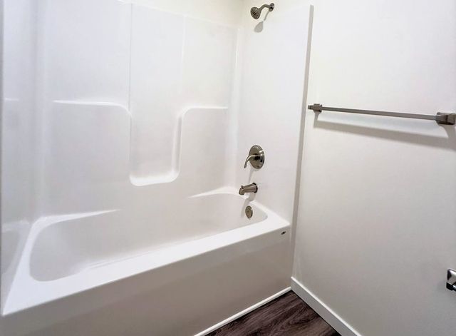 1224 Fountain Dr, Salina, KS 67401