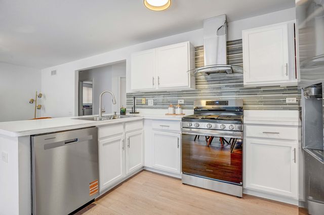 549 Ivory Lane, Bartlett, IL 60103