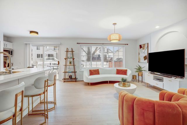 549 Ivory Lane, Bartlett, IL 60103