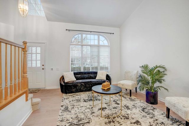 549 Ivory Lane, Bartlett, IL 60103