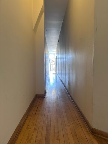 1215 W Grand Avenue 3F, Chicago, IL 60622