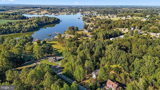 546 PADDOCK LN, Louisa, VA 23093