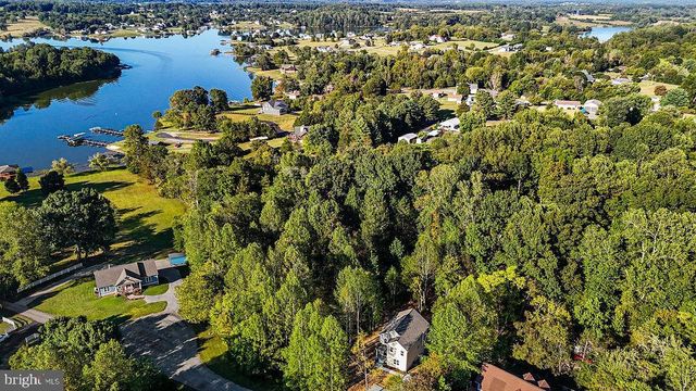 546 PADDOCK LN, Louisa, VA 23093