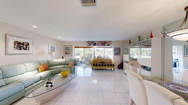 8460 Casa Del Lago E, Boca Raton, FL 33433